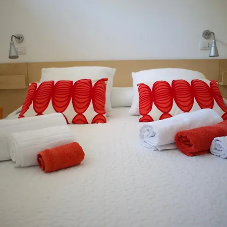 Guest house Lo Scalo 2.0 *