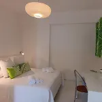 Lo Scalo 2.0 Gæstehus *